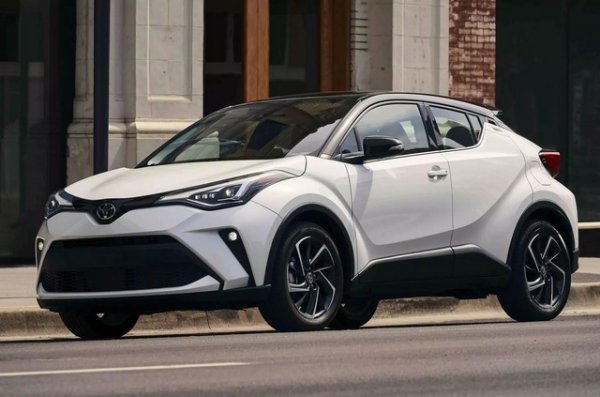 Така наречените субкомпактни кросоувъри в никакъв случай не са крехки, например Toyota C-HR на шаси TNGA-C със задно многораменно окачване. Нека добавим първата Toyota RAV4 с постоянно задвижване на всички колела към прегледа - изненадващо, дори във версията с пет врати, отстъпва на C-HR с цели 20 см. Toyota C-HR (2016 - дължина/ширина/височина: 4360 мм/1795 мм/1565 мм).